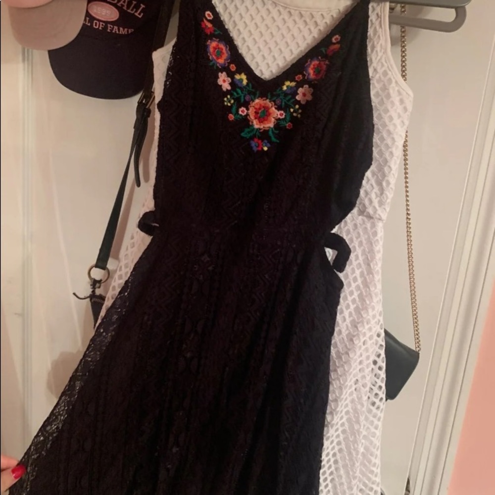 hollister flower embroided dress